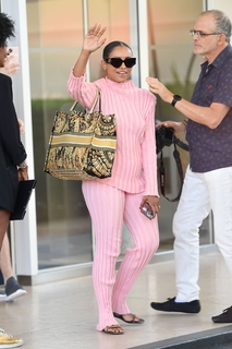 Kat Graham feet photo thumbnail