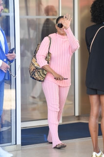 Kat Graham feet photo thumbnail