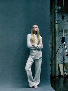 Sophie Turner feet photo thumbnail