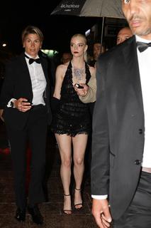 Anya Taylor-Joy feet photo thumbnail