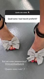 Ludovica Pagani feet photo thumbnail