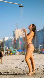 Natalie Noel Mariduena feet photo thumbnail