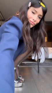 Abigail Spencer feet photo thumbnail