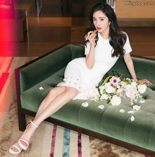 Mi Yang feet photo thumbnail