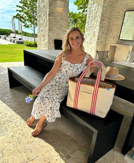 Reese Witherspoon feet photo thumbnail