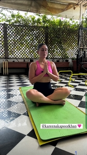 Kareena Kapoor feet photo thumbnail