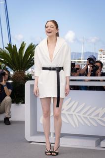 Emma Stone feet photo thumbnail