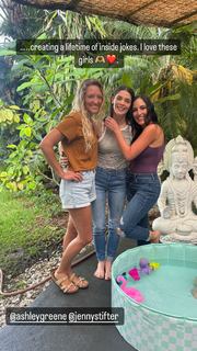 Ashley Greene feet photo thumbnail