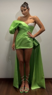 Julia Wieniawa-Narkiewicz feet photo thumbnail