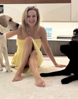 Karolina Pisarek feet photo thumbnail