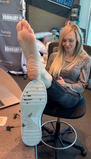 Kyle Unfug feet photo thumbnail