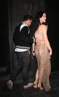 Katy Perry feet photo thumbnail