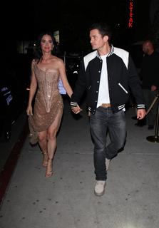 Katy Perry feet photo thumbnail