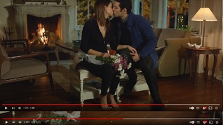 Beren Saat feet photo 1