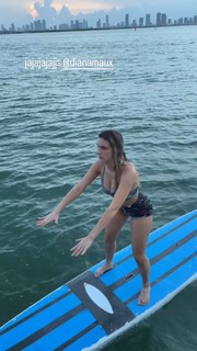 Lele Pons feet photo thumbnail