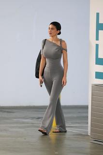 Kylie Jenner feet photo thumbnail