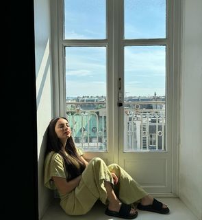 Claudia Lizaldi feet photo thumbnail
