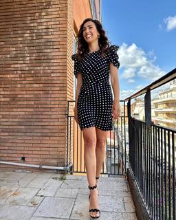 Caterina Balivo feet photo thumbnail