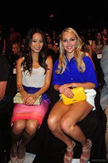 AnnaSophia Robb feet photo thumbnail
