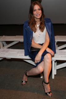Mandy Moore feet photo thumbnail