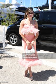 Lucy Hale feet photo thumbnail