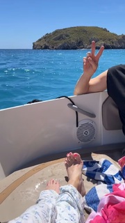 Daniela Katzenberger feet photo thumbnail