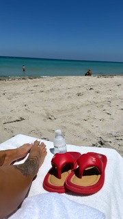 Victoria Waldrip feet photo thumbnail
