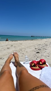 Victoria Waldrip feet photo thumbnail