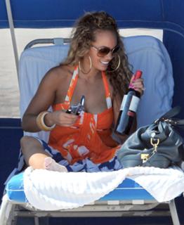Evelyn Lozada feet photo thumbnail
