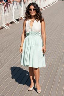 Salma Hayek feet photo thumbnail