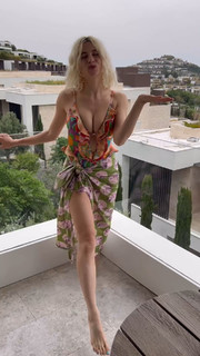 Pixie Lott feet photo thumbnail