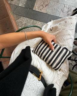 Shay Mitchell feet photo thumbnail