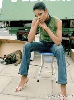 Naomie Harris feet photo thumbnail