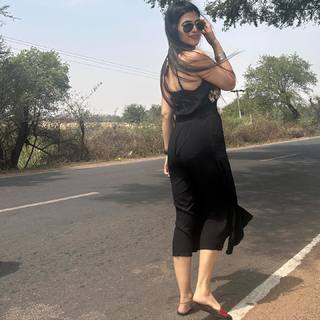 Poonam Yadav feet photo thumbnail