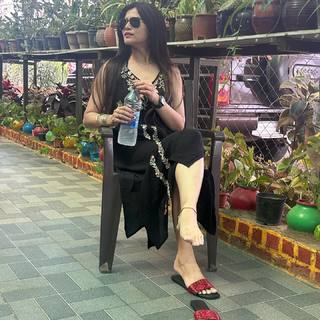 Poonam Yadav feet photo thumbnail