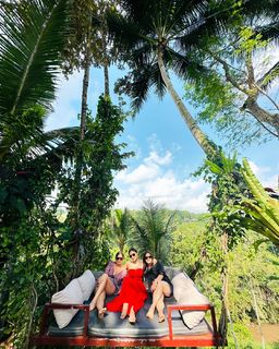 Mouni Roy feet photo thumbnail