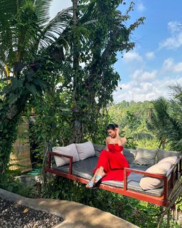 Mouni Roy feet photo thumbnail