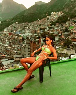 Anitta feet photo thumbnail