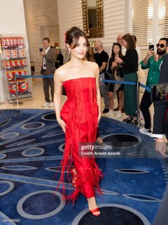 Katherine Langford feet photo 5
