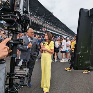 Danica Patrick feet photo thumbnail