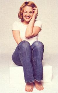Drew Barrymore feet photo thumbnail