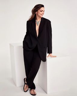 Deepika Padukone feet photo thumbnail