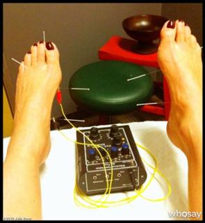 Julie Benz feet photo thumbnail