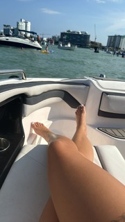 Victoria Waldrip feet photo thumbnail