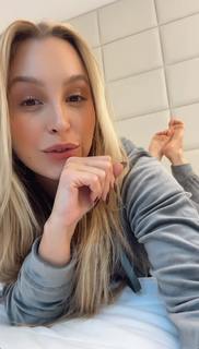 Carla Diaz feet photo thumbnail