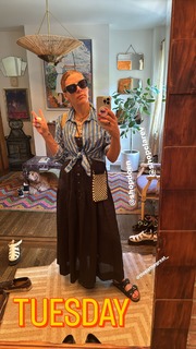 Busy Philipps feet photo thumbnail