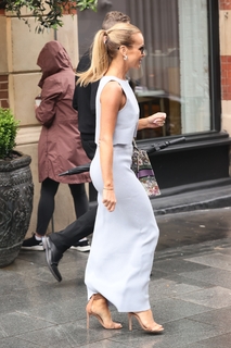 Amanda Holden feet photo thumbnail