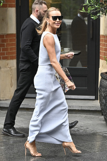 Amanda Holden feet photo thumbnail