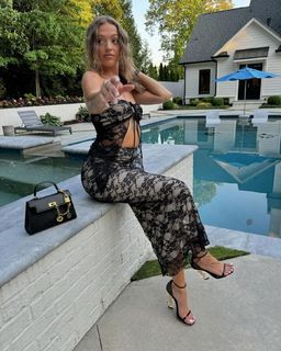 Victoria Waldrip feet photo thumbnail