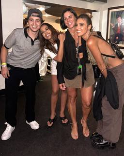 Anitta feet photo thumbnail